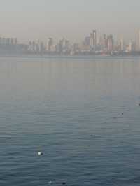 Marine Drive: A Stunning View of Mumbai’s Skyline