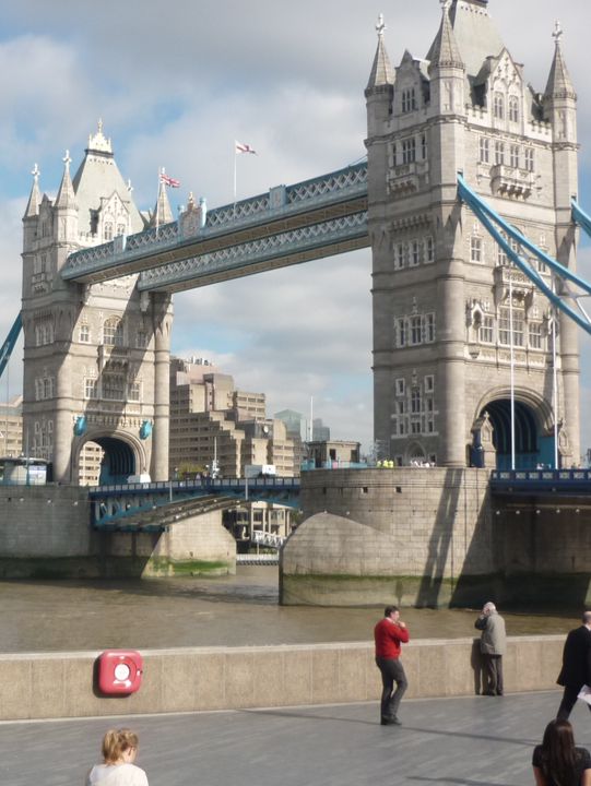 London Sights: Icons of History and Modern Life