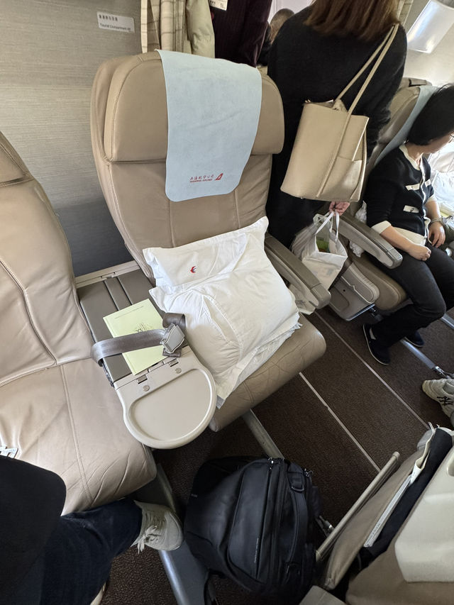✈️【搭乗記】上海航空ビジネスクラス FM890便 - 名古屋 → 上海 B737 搭乗レポート