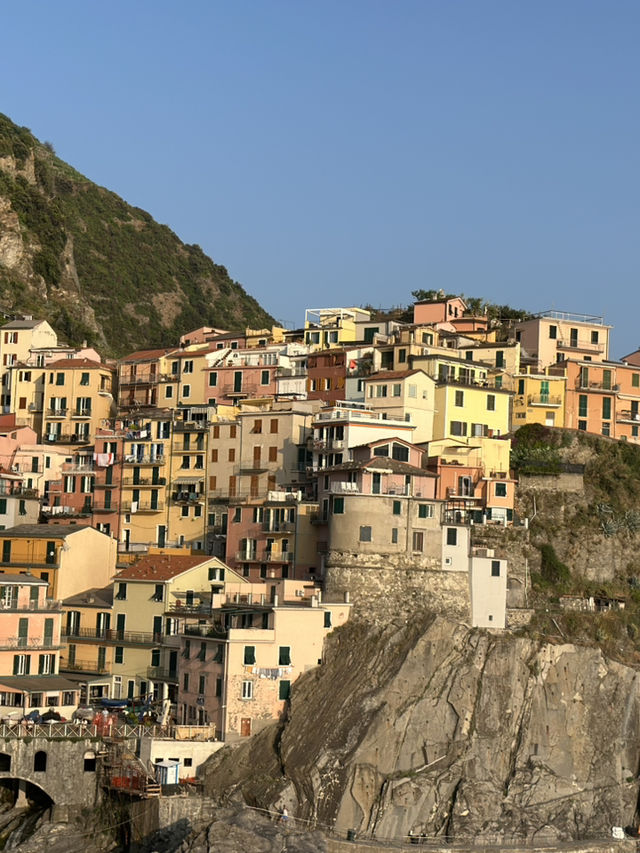 🌊 Manarola – The Colorful Jewel of Cinque Terre! 🇮🇹✨