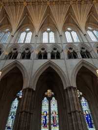 🏛 Westminster Abbey – The Coronation Cathedral of Kings and Culture