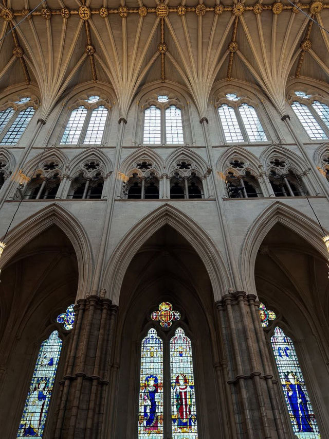 🏛 Westminster Abbey – The Coronation Cathedral of Kings and Culture