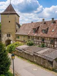 🏰📖 “Colorful Reflections & Scholar’s Charm: A Day in Tübingen” 🇩🇪