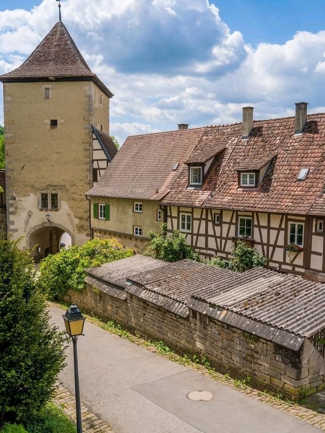 🏰📖 “Colorful Reflections & Scholar’s Charm: A Day in Tübingen” 🇩🇪