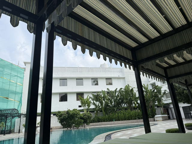 The beautiful Claridges pool!  