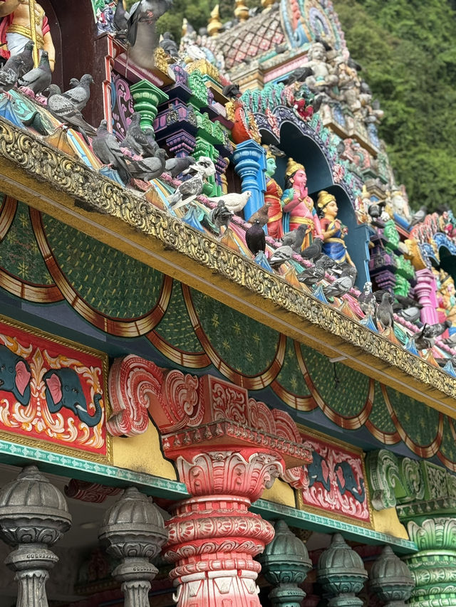 Batu Caves чудо в нескольких километров от центра Kuala Lumpur 
