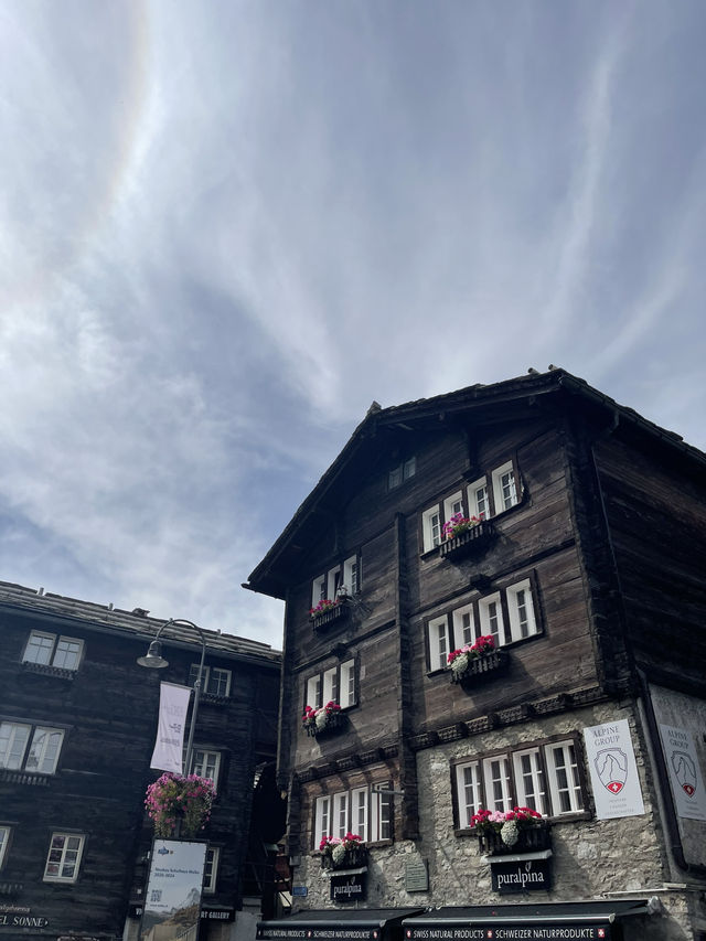 Zermatt: Alpine Majesty & Car-Free Charm 🏔️🚶‍♂️✨
