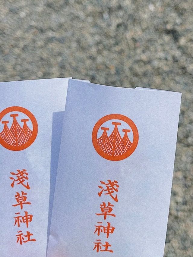 Asakusa Temple 🎏 is a must-visit spot for traveling to Japan.