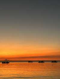 Tao Island sunset, the colors of the sky change endlessly after sunset.