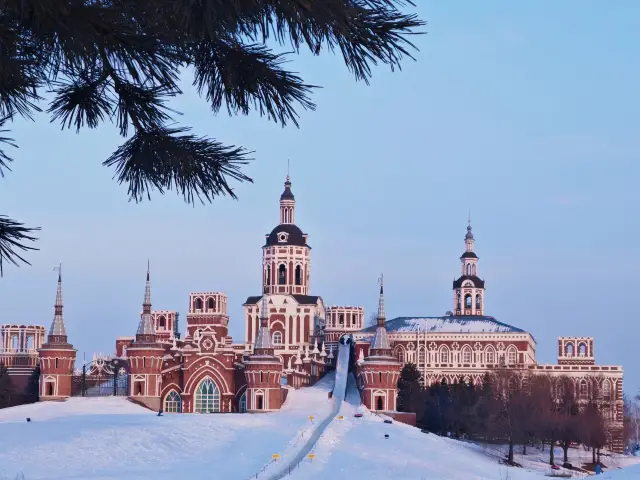 Fairy tales come to reality! Encounter the dreamy snow castle in Harbin