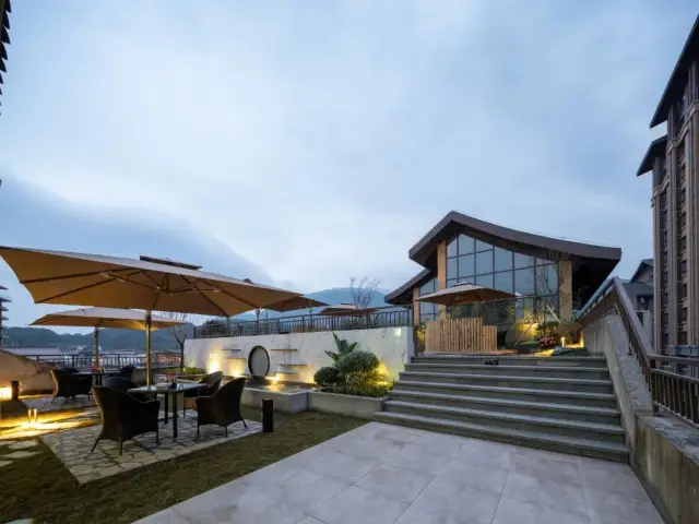 Mount Emei, Sichuan ‖ ‖ Gleya Hot Spring Hotel, Mount Emei