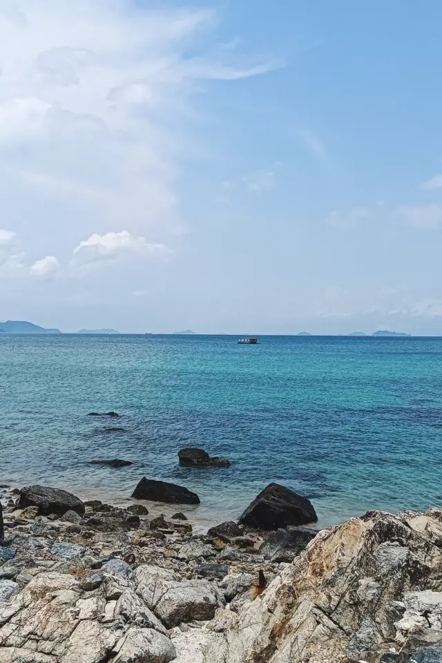 Qiniang Mountain, originally a place where fairies descended to the mortal world! Yangmeikeng, originally a place where the movie 'Mermaid' was filmed!