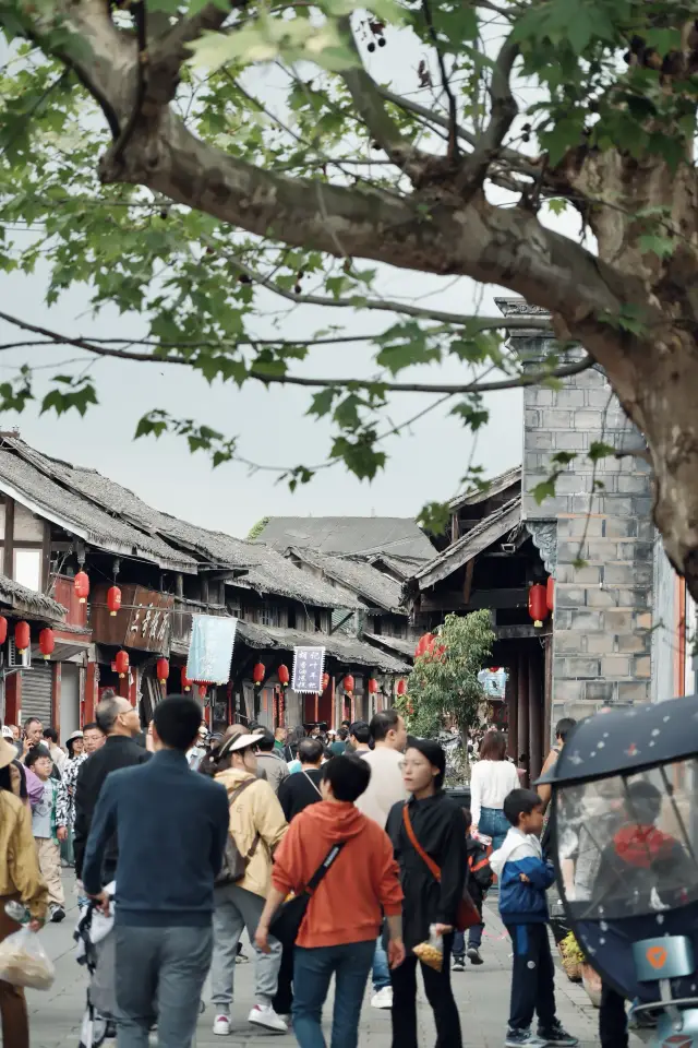 Chengdu's Backyard Chongzhou, Yuantong Ancient Town Food, Drink and Play Guide