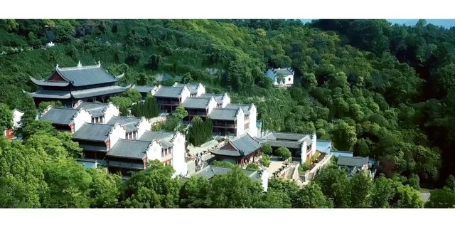 經過了人潮擁擠物價飆升的五一，終於到了錯峰旅遊最佳期