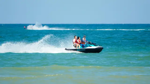 暑假帶孩子來小梅沙嗨翻天!