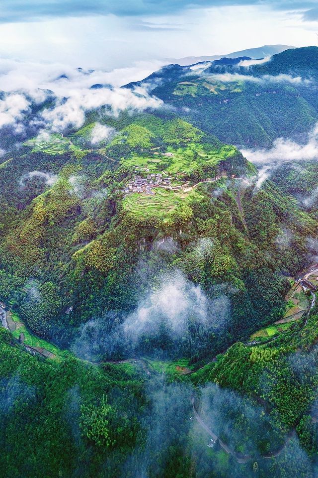 懸崖之上的古村落，感受“天空之城”清涼一夏的魅力