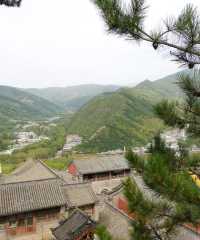 五台山，靈動佛光之地 。