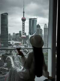 上海麗晶酒店東方明珠泳池。
