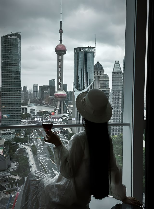 上海麗晶酒店東方明珠泳池。