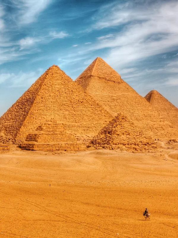 Discover the Great Pyramids of Giza in Egypt