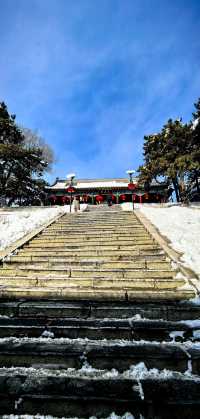 棋盘山下尋年味，向陽寺裏祈新福