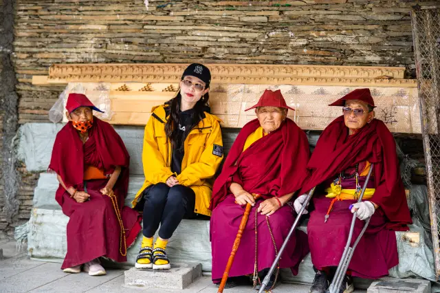 On the road to Lhasa.... Witnessing faith~