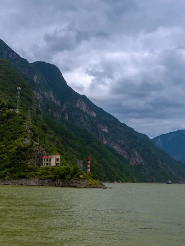 5-Day Yangtze River Three Gorges Cruise - Chongqing: Explore the Beauty of Nature
