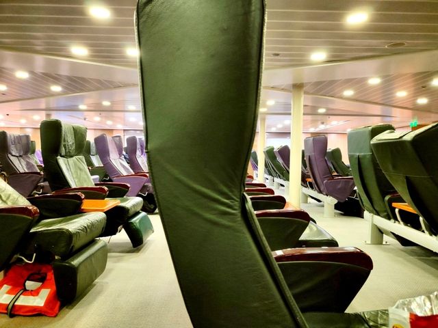 Athens to Crete Ferry: A Nighttime Aegean Adventure ⛴️🌅
