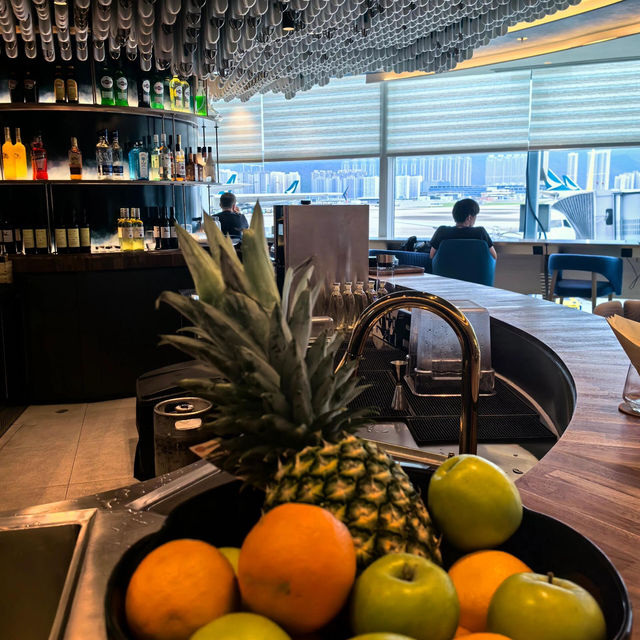 香港機場挖到寶！新開Kyra貴賓室人少景美美食爆多😍