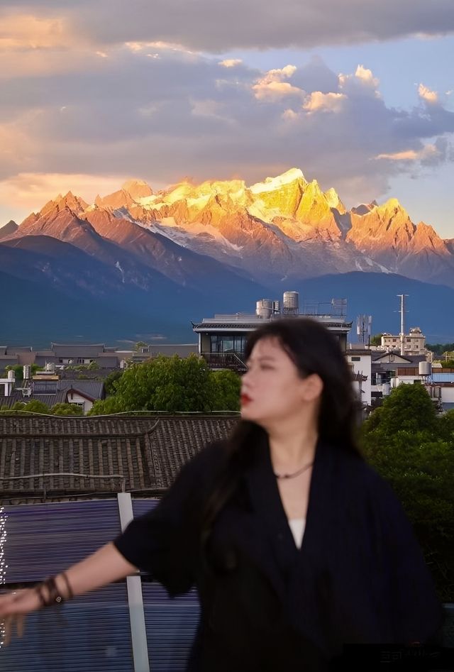 雪山腳下，住進童話小花園裡