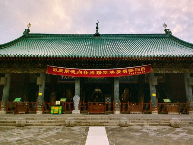 The Great Mosque of Hohhot: A Blend of History, Culture, and Nearby Stays