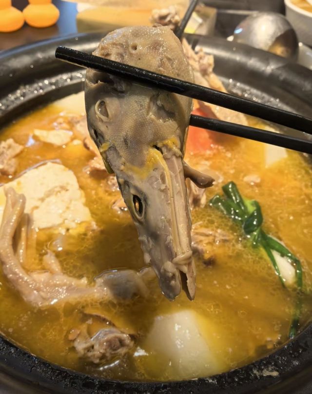 薑母鴨火鍋橫空出世，一鍋兩食，讓你味蕾大滿足！