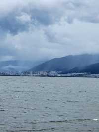 5 minutes by boat to immerse yourself in another world