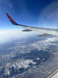 對於在成都忙碌的打工人來說，賽里木湖絕對是讓你暫時逃離都市喧囂、 recharge 能量的完美選擇。