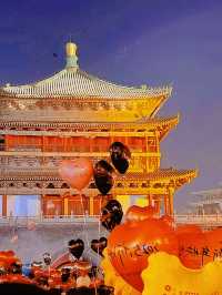 鐘樓下萬隻氣球雨+城牆燈展盛唐燈火裡撞進2026