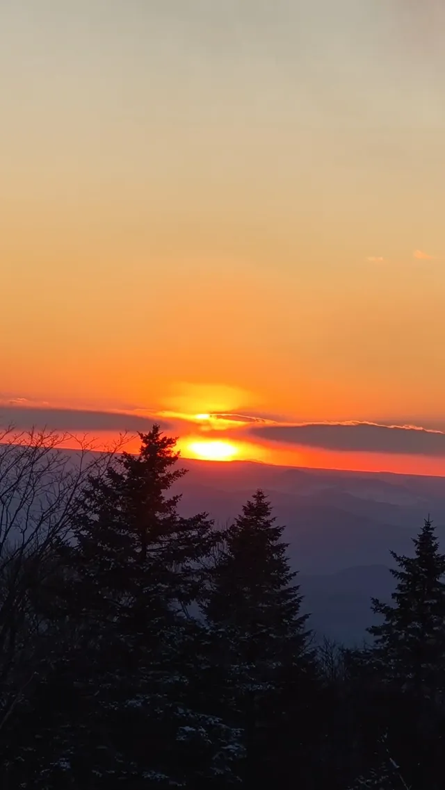 遺憾地錯過了天池,卻遇上了落日雪嶺! 遺憾地錯過了天池,卻遇上了落日雪嶺!
