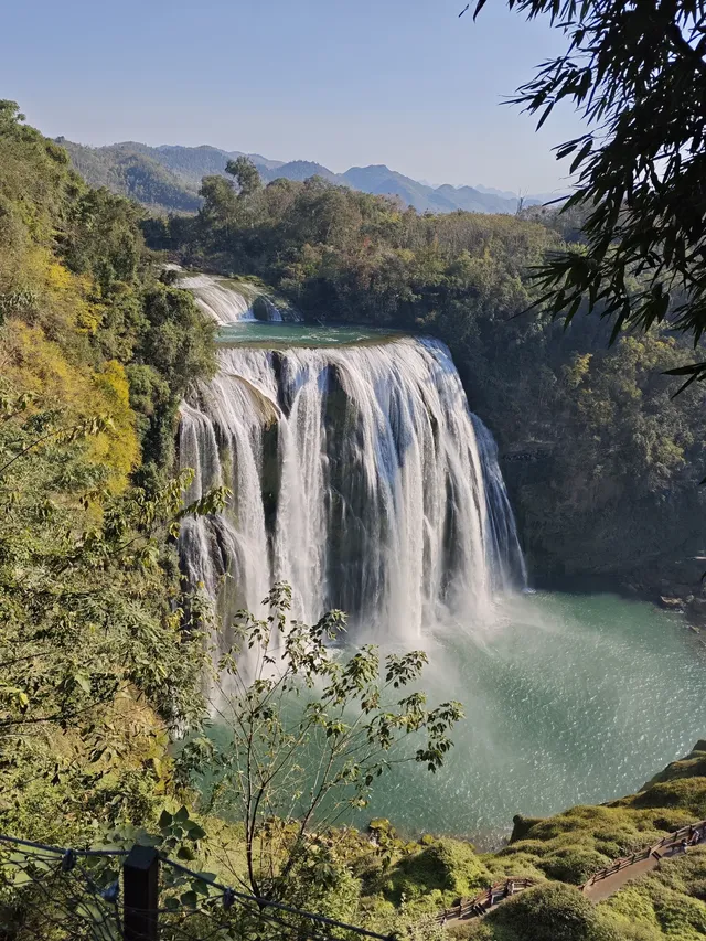 終於來到課本裡的黃果樹瀑布! 終於來到課本裡的黃果樹瀑布!