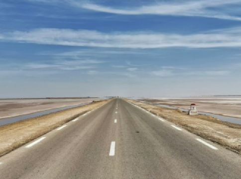 ความงามอันเงียบงันของดินแดนรกร้างสีขาว