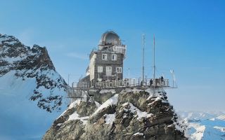 Alpine Wanderings | A Pure Utopia Where Snow-capped Mountains and Lakes Meet