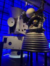 A Must-See Science Museum with Great Exhibits but Crowded Spaces