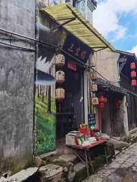安徽宣城水東老街，人少寶藏原生，適合漫步 水東老街位於安徽省宣城市宣州區水東鎮，是一座擁有千年歷史的