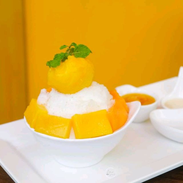 Mango Yellow Cafe & Bistro