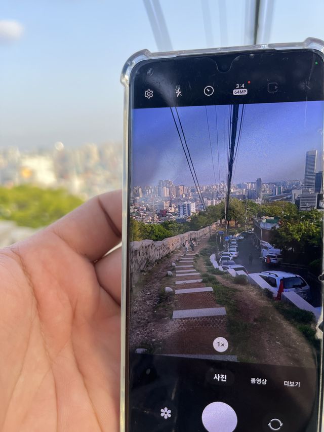 이번 주말에는 서울 낙산공원에서 봄꽃 구경 어떠세요? 🫶