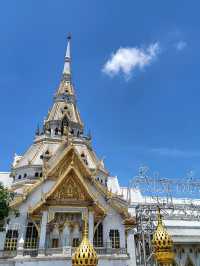 ไหว้พระขอพรที่วัดหลวงพ่อโสธร จังหวัดฉะเชิงเทรา
