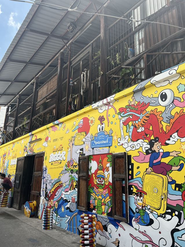เสพงานอาร์ตที่ตลาดน้อย
