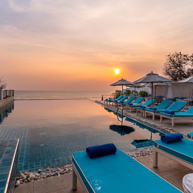 ที่พักสบายใกล้ที่เที่ยว The Rock Hua Hin Beach Res