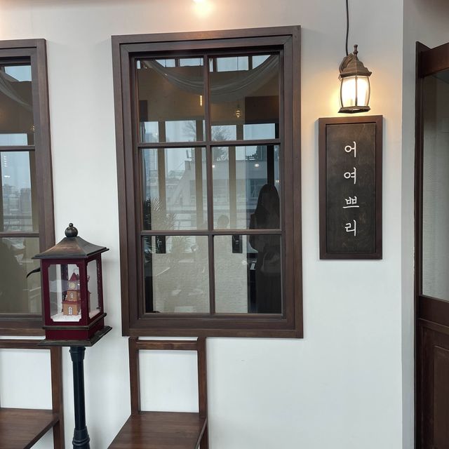 부천시청 테라스와 통창뷰 카페 어여쁘리🌸