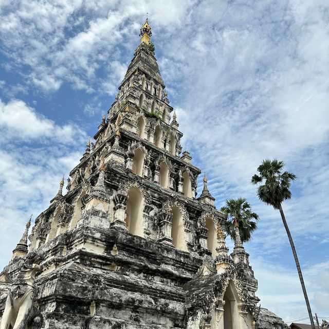 วัดเจดีย์เหลี่ยม ประตูสู่นครโบราณ📍