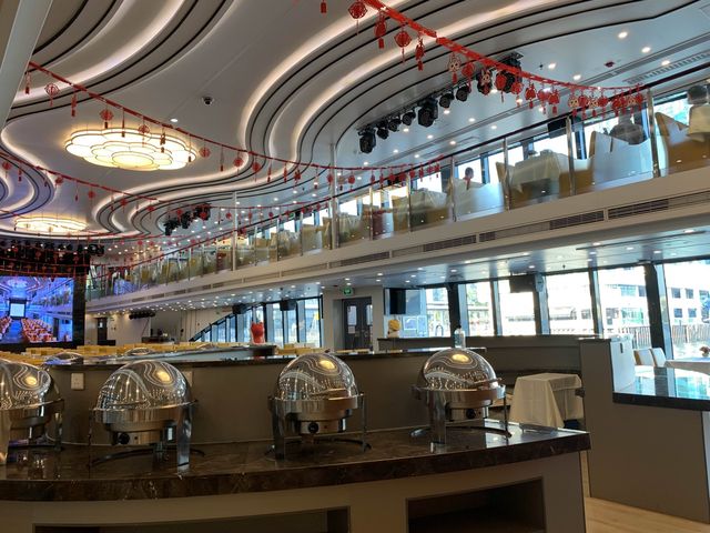 Oriental Pearl Cruise-Looking for HK from its sea