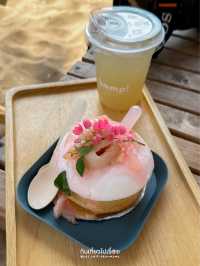 🏖️ คาเฟ่บนหาดทราย นั่งชิลรับคลื่นลมริมทะเลหัวหิน